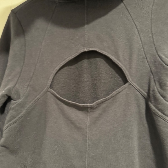 UNDER ARMOUR Women’s Black Hoodie Open Back High Neck- Size M - Picture 4 of 6